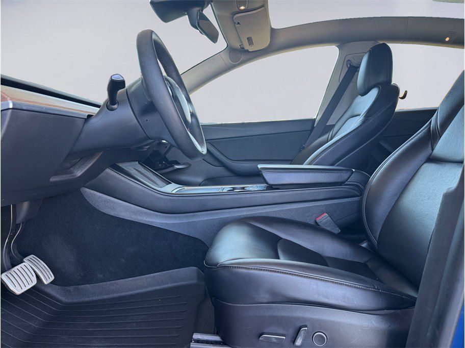 Used 2022 Tesla Model Y Performance AWD/4WD image 9