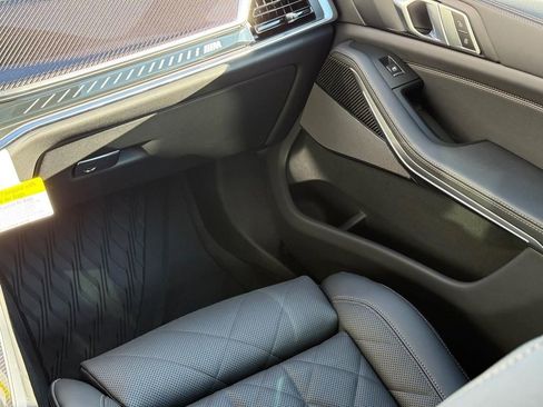 New 2026 BMW X5 M60i image 10