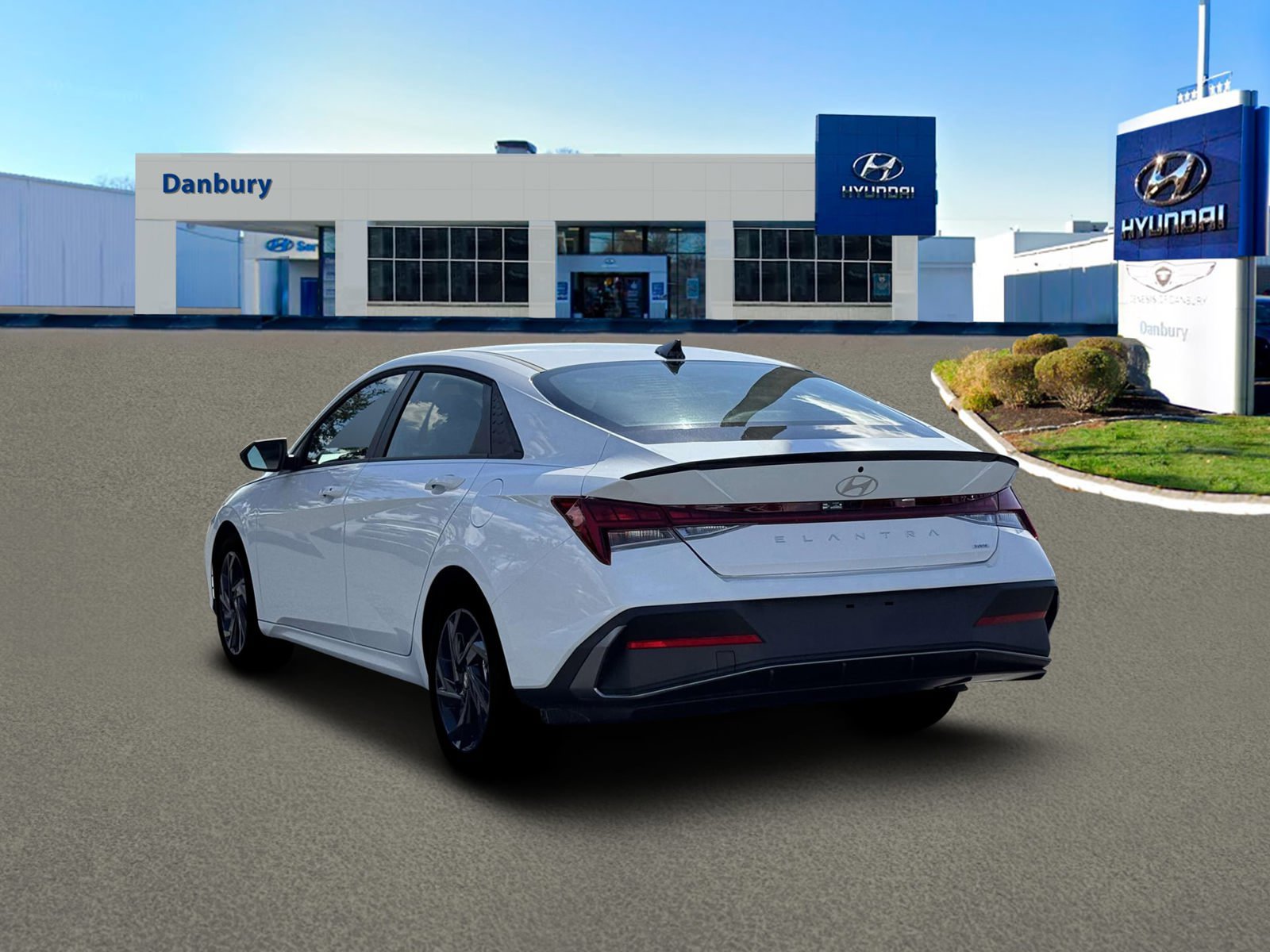 New 2026 Hyundai Elantra SEL FWD image 5