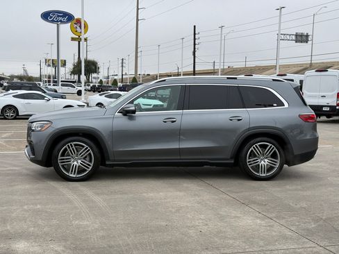 Used 2024 Mercedes-Benz GLS 450 4MATIC image 2