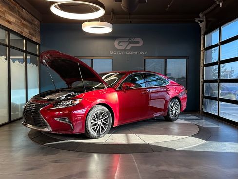 Used 2017 Lexus ES 350 w/ Luxury Package FWD image 25