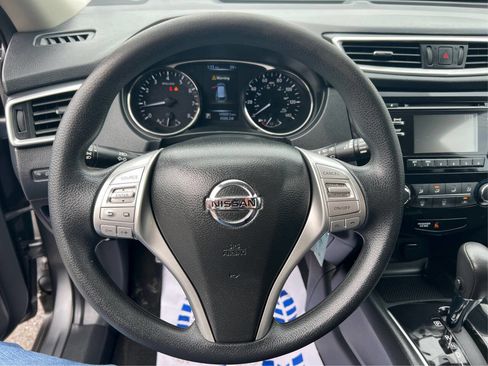 Used 2016 Nissan Rogue S w/ Appearance Package image 16