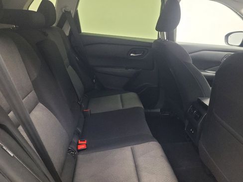 Used 2024 Nissan Rogue SV image 19