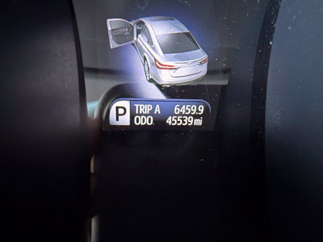 Used 2016 Toyota Avalon Limited w/ Toyota Safety Sense Package FWD image 7
