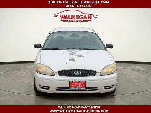 Used 2007 Ford Taurus SE FWD image 2