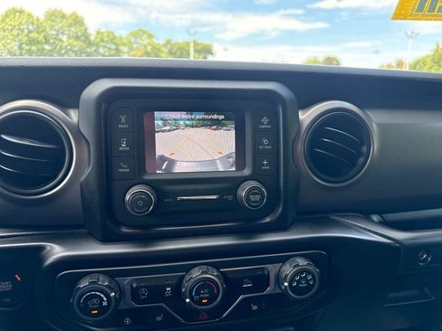 Used 2021 Jeep Gladiator Sport AWD/4WD image 25