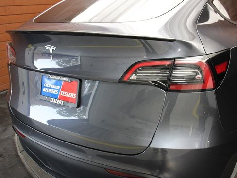 Used 2022 Tesla Model Y Performance image 13