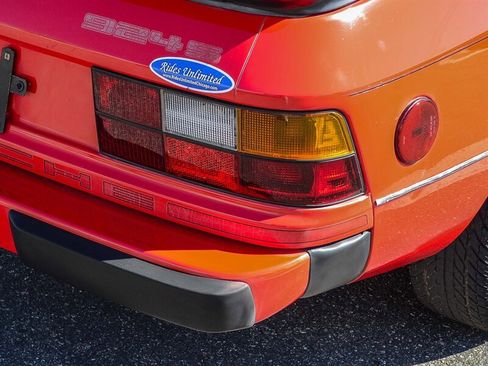 Used 1987 Porsche 924 S RWD image 7