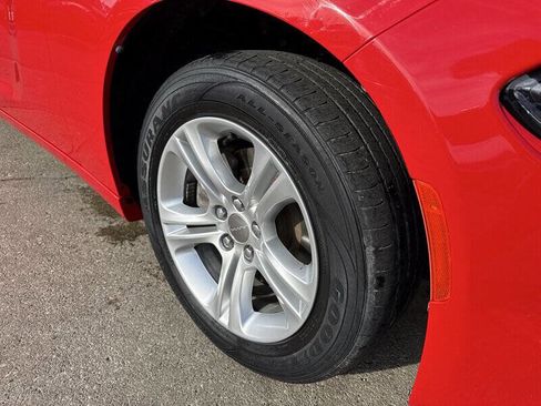 Used 2017 Dodge Charger SE image 13