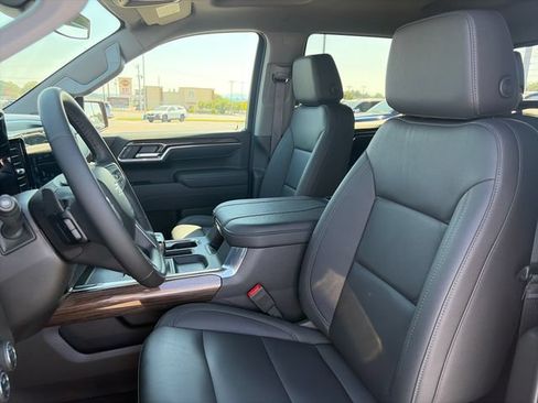 Used 2025 Chevrolet Silverado 1500 LT Trail Boss w/ LT Trail Boss Premium Package AWD/4WD image 16