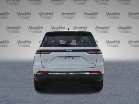 Used 2023 Jeep Grand Cherokee Limited image 8