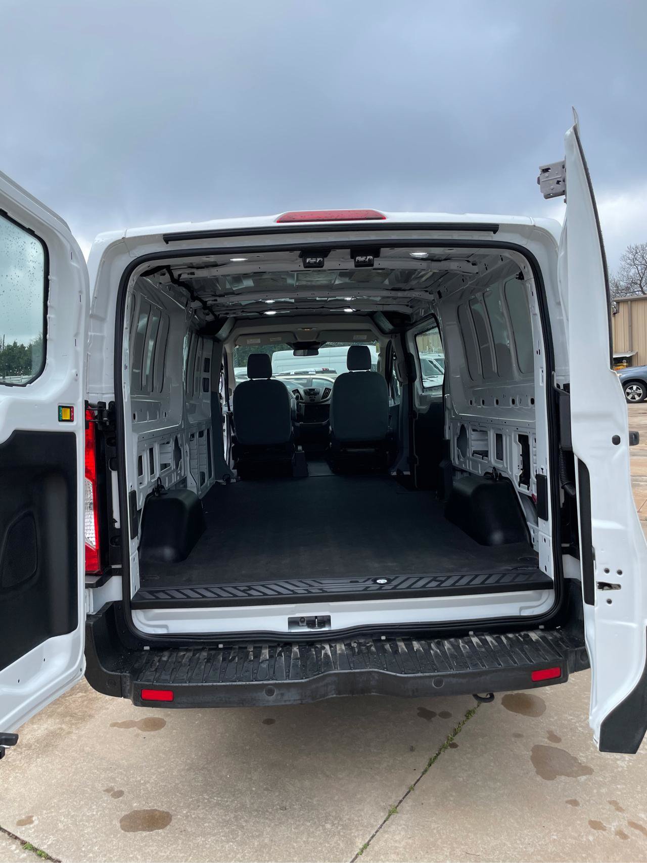 Used 2019 Ford Transit 250 148 Low Roof RWD image 15