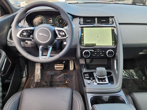 New 2024 Jaguar E-PACE R-Dynamic SE image 19
