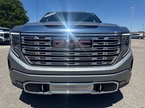 Used 2023 GMC Sierra 1500 Denali w/ Technology Package AWD/4WD image 9