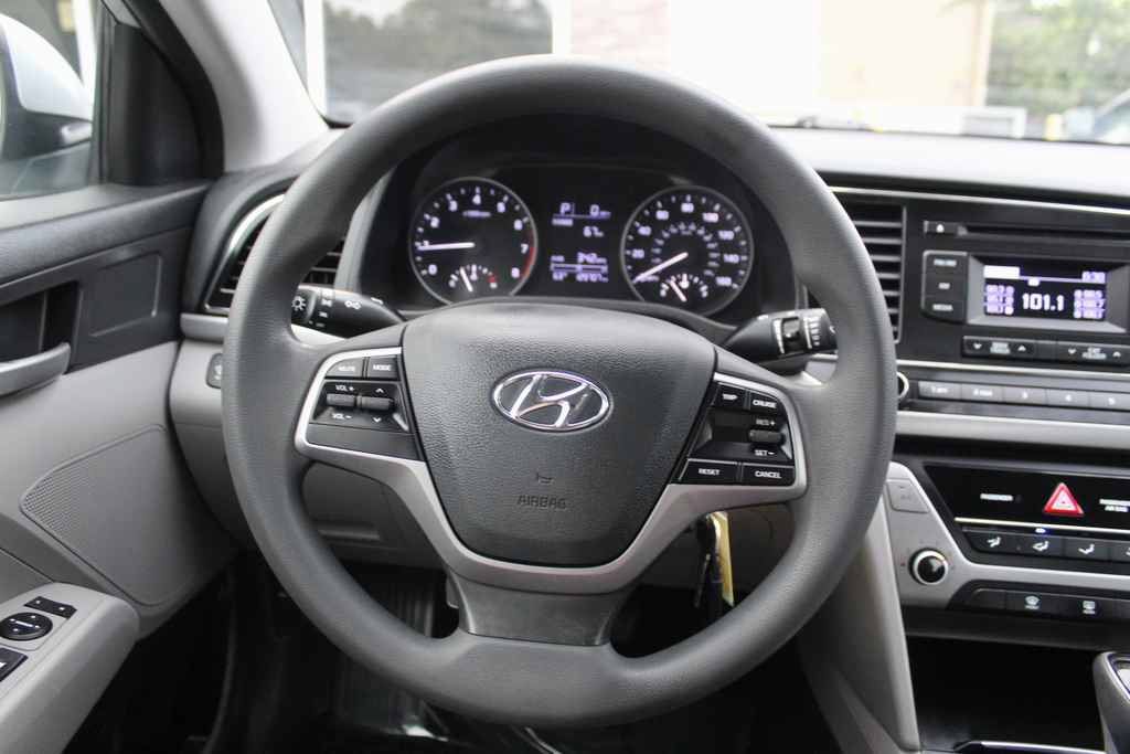 Used 2017 Hyundai Elantra SE FWD image 15