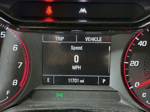 Used 2025 Chevrolet Trax RS w/ Driver Confidence Package FWD image 12