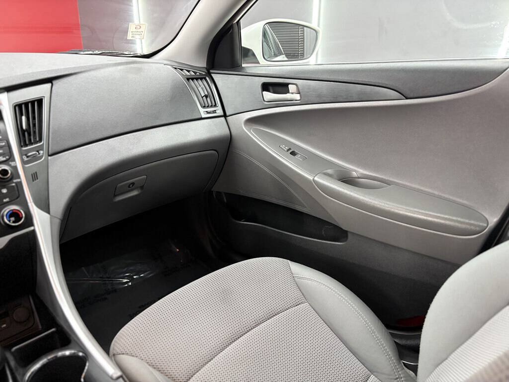 Used 2014 Hyundai Sonata GLS FWD image 13