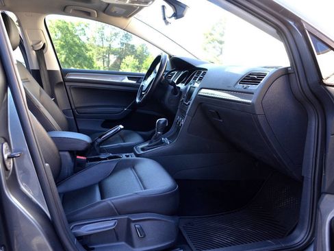 Used 2017 Volkswagen Golf Alltrack SE image 14