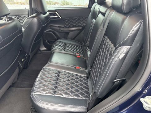 Used 2022 Mitsubishi Outlander SEL image 16