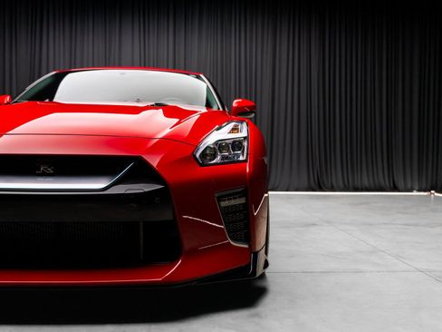 Used 2023 Nissan GT-R Premium w/ Floor Mat Package image 24