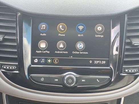 Used 2020 Chevrolet Trax LT w/ LT Convenience Package image 14