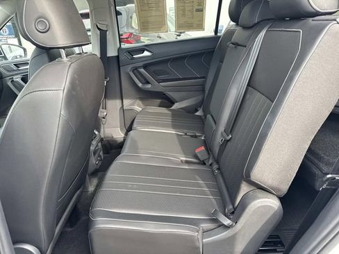 Used 2023 Volkswagen Tiguan SE image 10