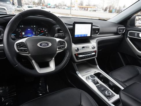 Used 2022 Ford Explorer XLT w/ Equipment Group 202A image 46