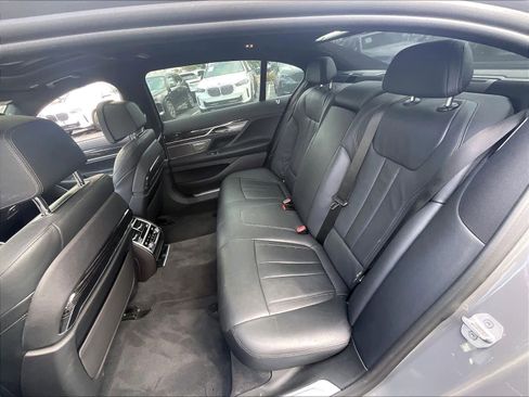 Used 2022 BMW 740i w/ M Sport Package RWD image 26