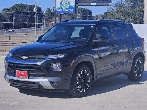 Used 2021 Chevrolet TrailBlazer LT image 3