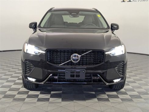 Used 2025 Volvo XC60 B5 Plus image 3