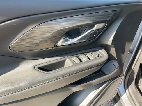 Used 2024 GMC Terrain SLE image 12