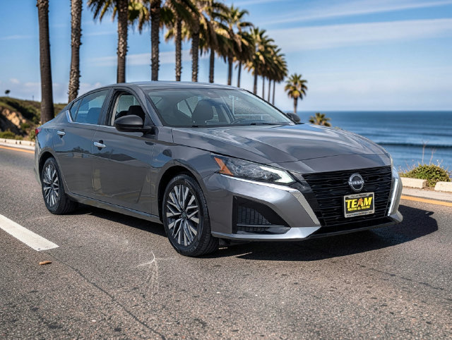 Used 2024 Nissan Altima 2.5 SV FWD image 4