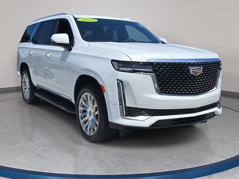 Used 2024 Cadillac Escalade Premium Luxury RWD image 4