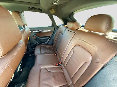 Used 2016 Audi Q3 2.0T Prestige w/ Prestige Package image 21