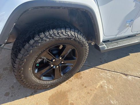 Used 2021 Jeep Wrangler Unlimited Sahara image 10