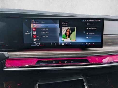 Used 2023 BMW 740i image 14