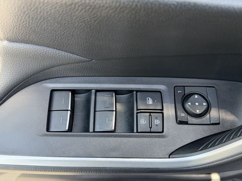 Used 2025 Toyota RAV4 XLE w/ Convenience Package FWD image 19