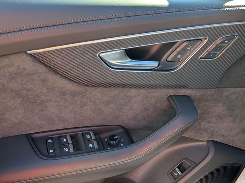 Used 2022 Audi RS Q8 image 13