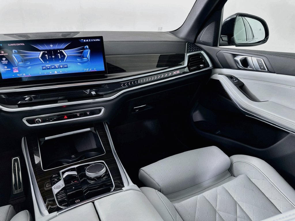 Certified 2024 BMW X5 sDrive40i w/ M Sport Package RWD image 24