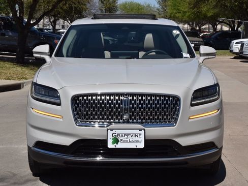 Used 2023 Lincoln Nautilus Reserve image 3