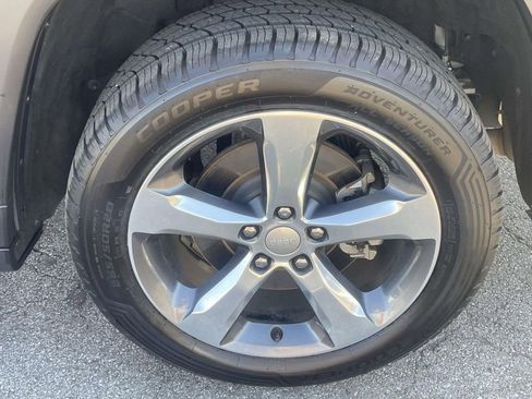 Used 2022 Jeep Grand Cherokee L Limited image 9