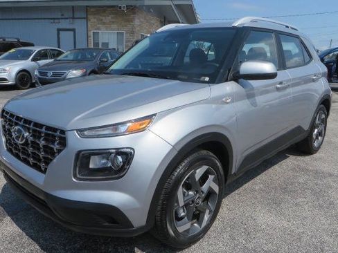 Used 2026 Hyundai Venue SEL FWD image 35