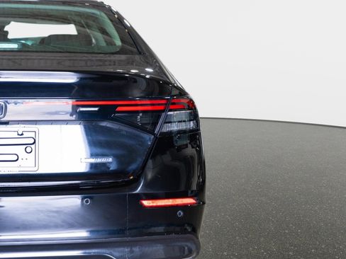 Used 2024 Honda Accord EX-L image 9