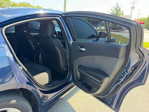 Used 2015 Dodge Charger SE w/ Sport Appearance Group RWD image 16