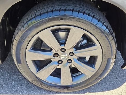 Certified 2023 Honda Pilot Sport image 13
