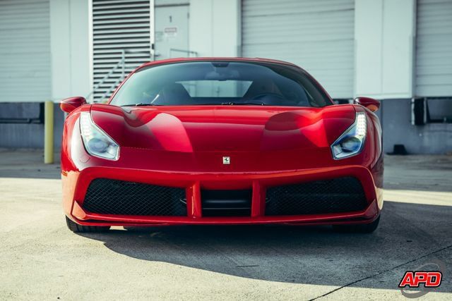 Used 2018 Ferrari 488 GTB RWD image 13