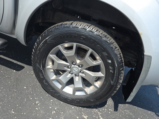 Used 2015 Nissan Frontier SL w/ Moonroof Package AWD/4WD image 52