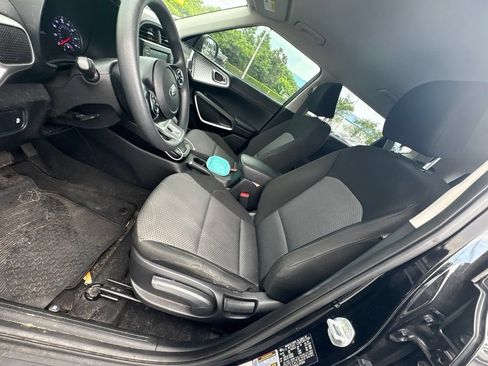 Used 2020 Kia Soul LX FWD image 6