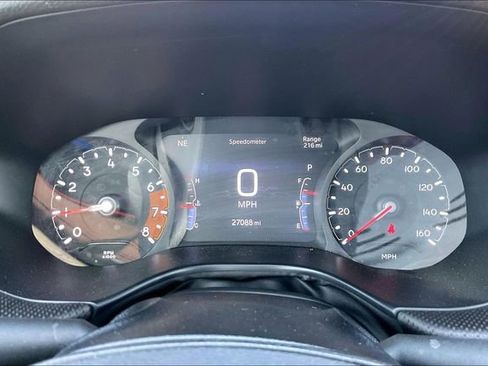Used 2025 Jeep Compass Trailhawk AWD/4WD image 22