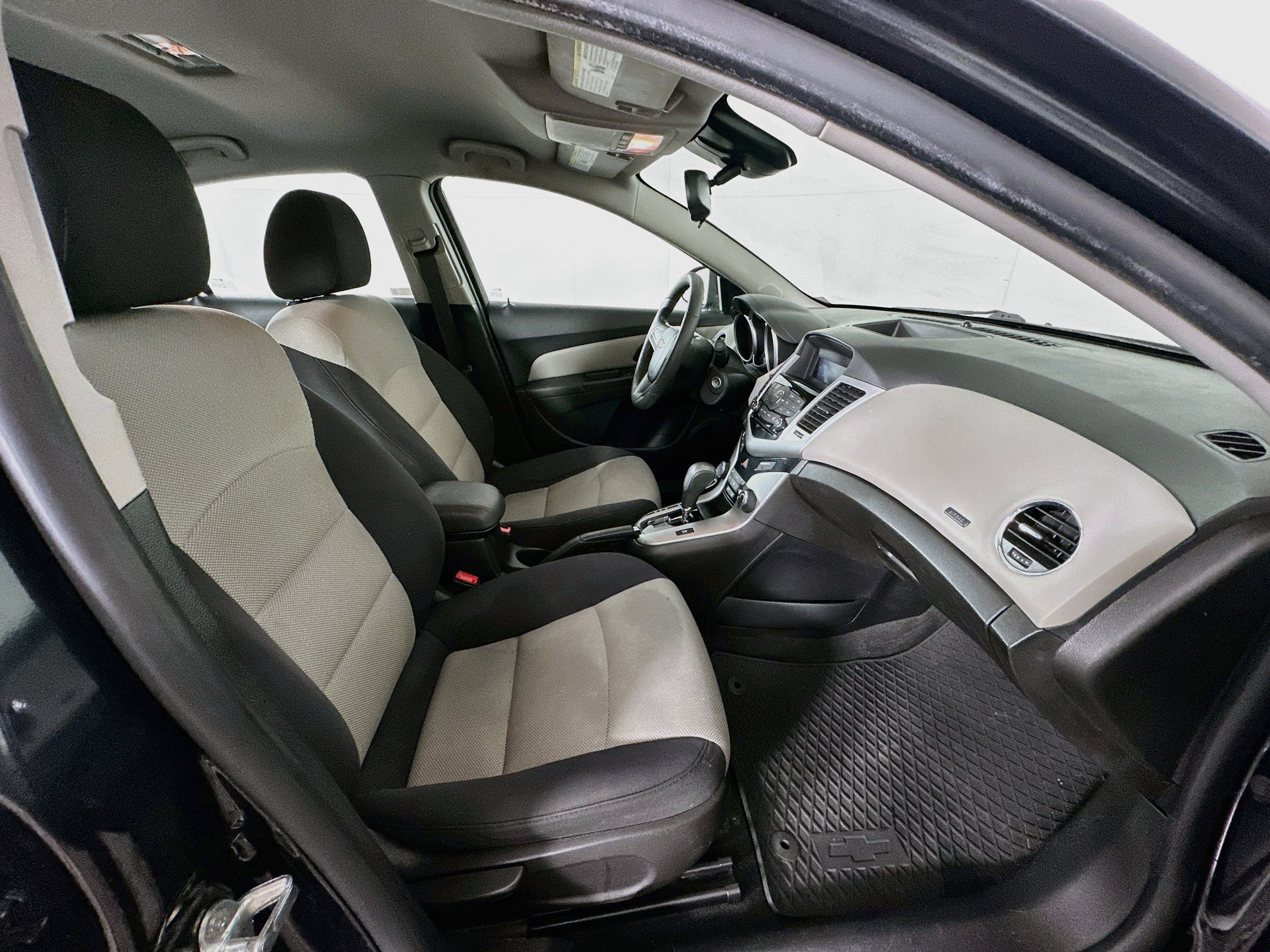 Used 2014 Chevrolet Cruze LS FWD image 28